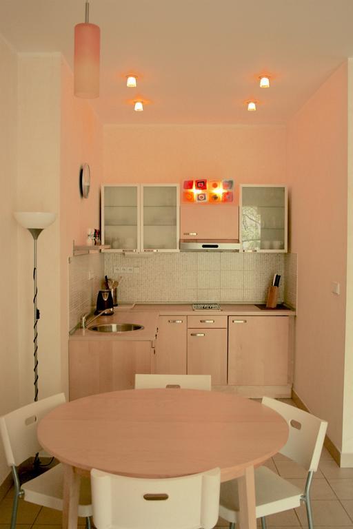 Modern And Cozy Close To Center *